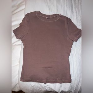 SKIMS Mauve Ribbed Tee - lightly worn! Size M